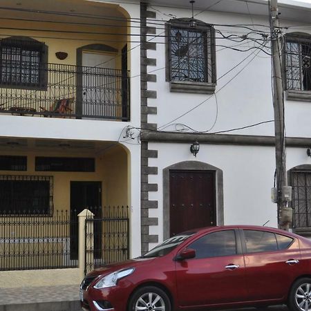 Hotel Casa Blanca Leon Exterior photo